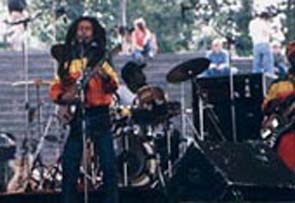 BobMarleyAndTheWailers1980-06-08KaiserslauternFestivalGermany (3).jpg